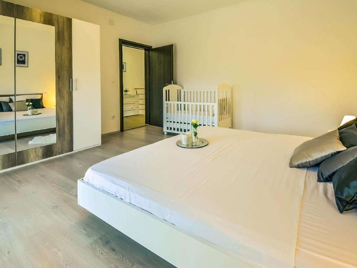 Holiday Home Anić Smilcic Dış mekan fotoğraf